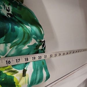Flower print dress multi color green and white